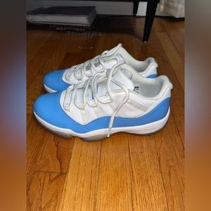 Jordan 11 Low UNC
